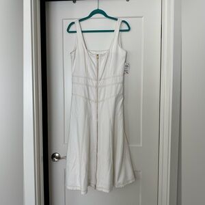 Elegant White Sleeveless Dress